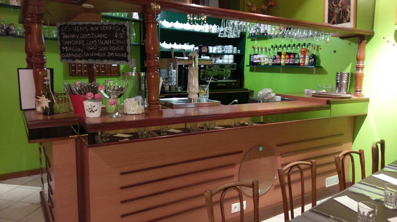 Hotel Logis De L'Europe Restaurant Le Cepage Corbigny Zewnętrze zdjęcie
