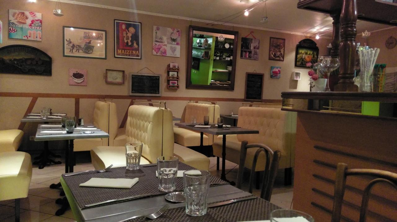 Hotel Logis De L'Europe Restaurant Le Cepage Corbigny Zewnętrze zdjęcie
