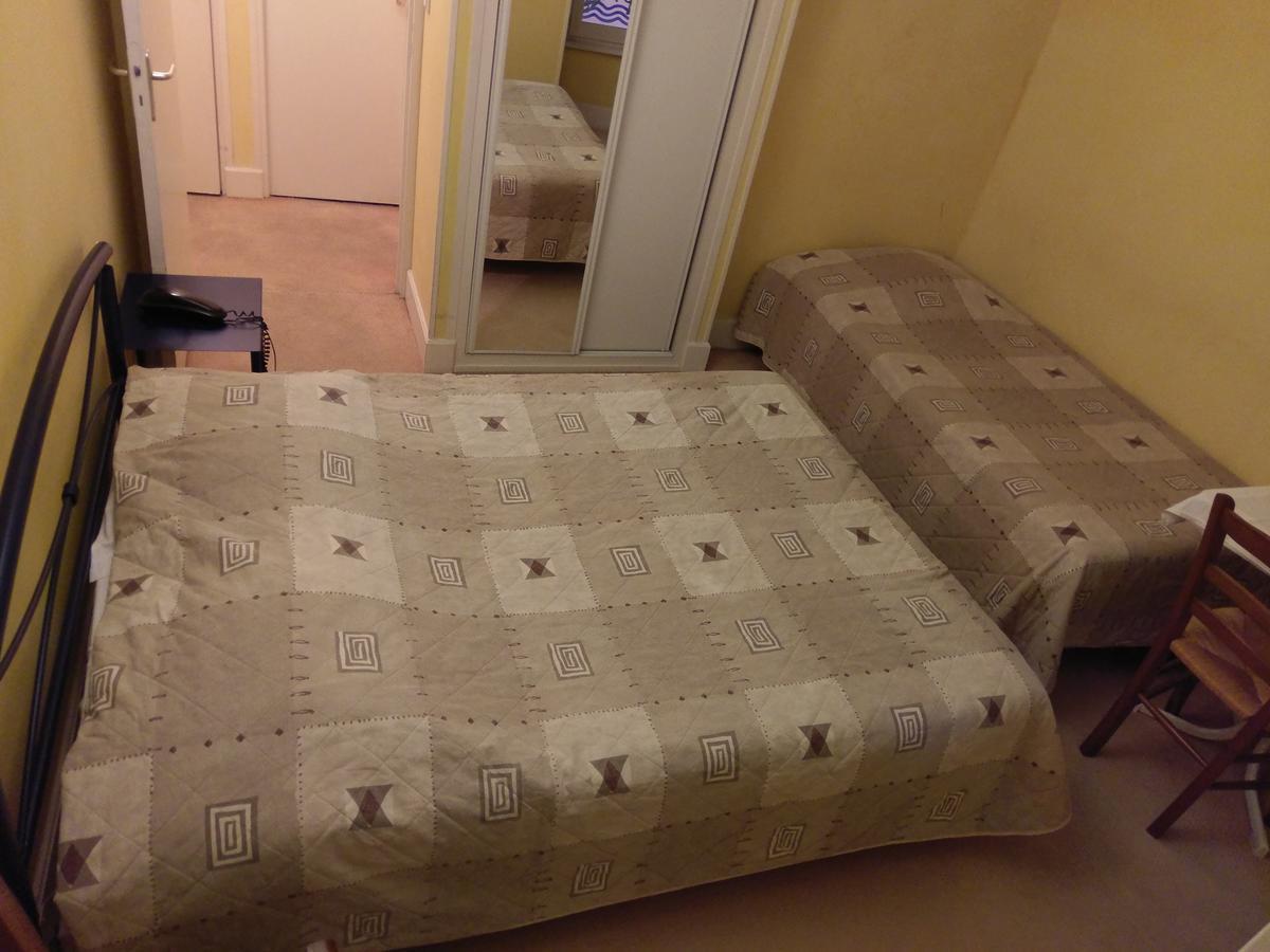 Hotel Logis De L'Europe Restaurant Le Cepage Corbigny Zewnętrze zdjęcie