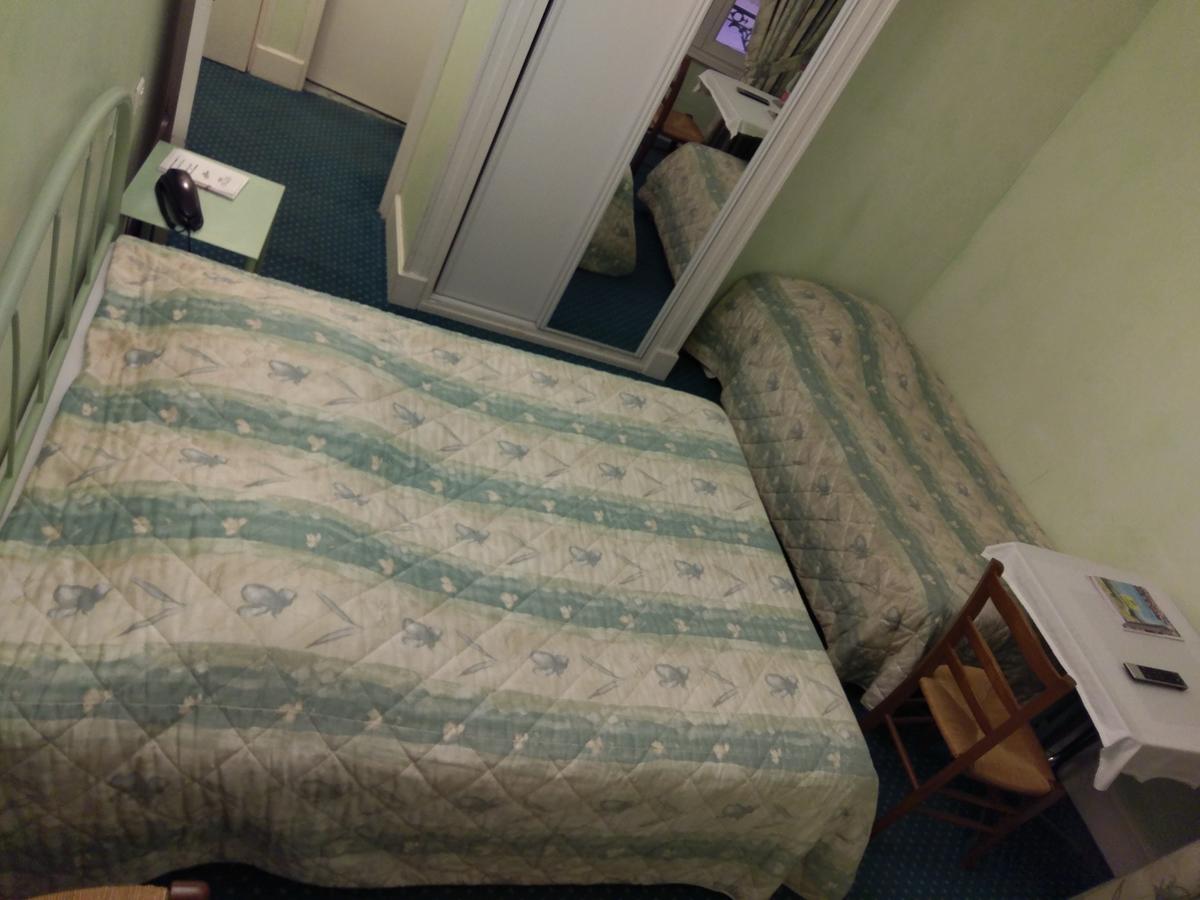 Hotel Logis De L'Europe Restaurant Le Cepage Corbigny Zewnętrze zdjęcie